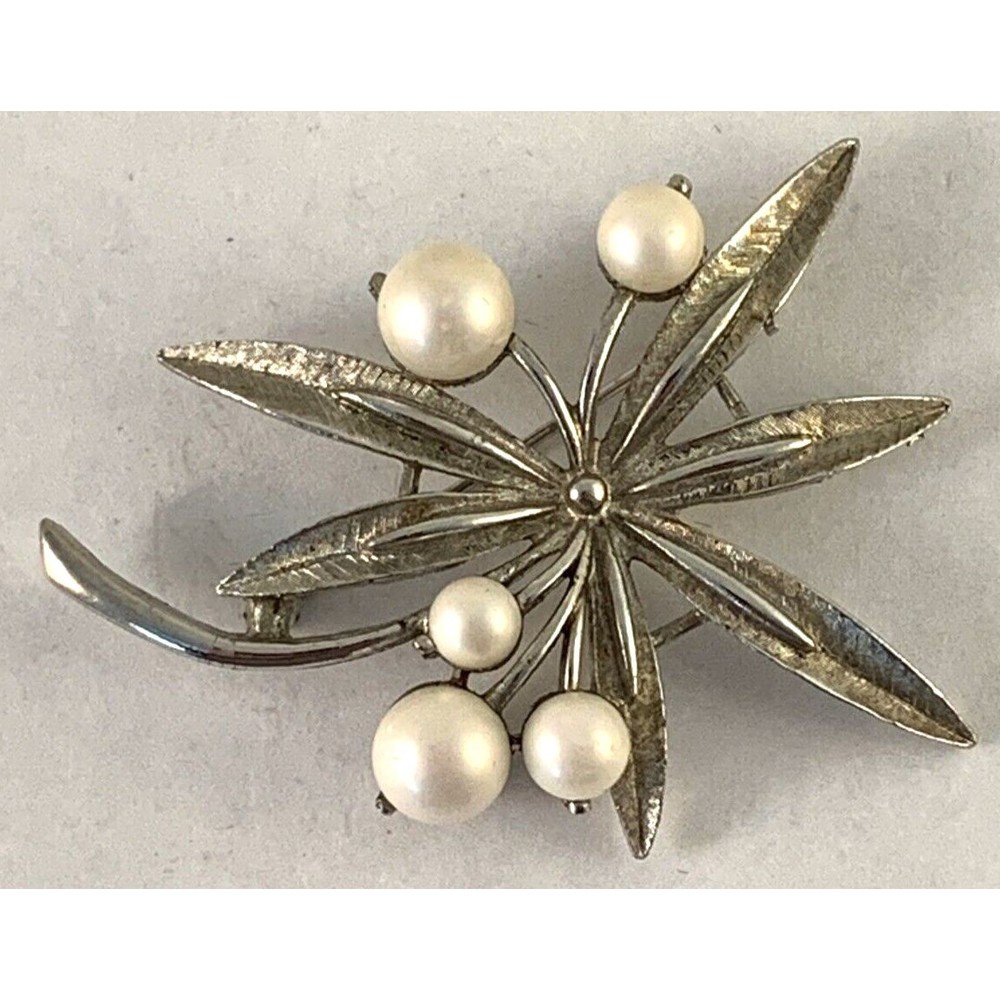 VTG Emmons Faux Pearl Silver Tone Leaf Brooch Pin, Classic Style, NERY NICE